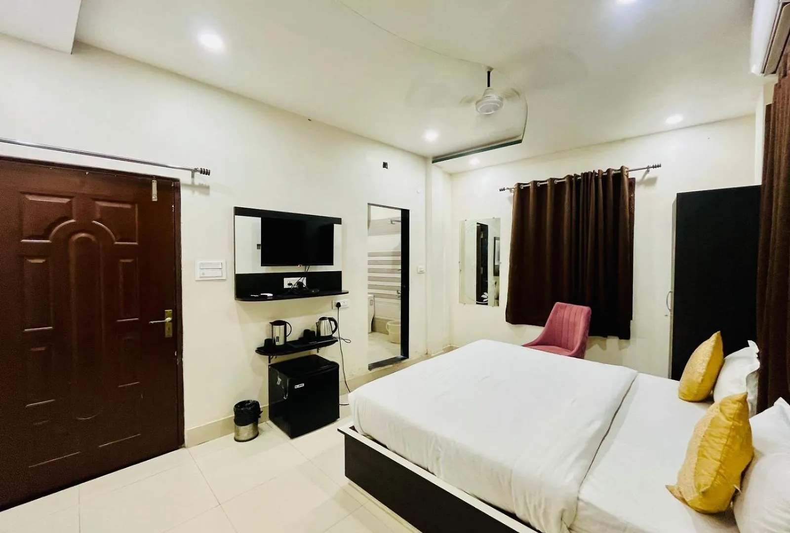 Hotel Aastha International Varanasi 2*,  India
